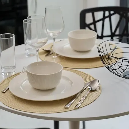 Apartmán Cozy With Balcony In Very Close To Main Market Square By Renters Vratislav